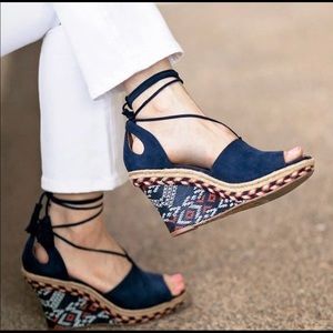 Cabi Isla Aztec Printed Navy Wedge Sandals